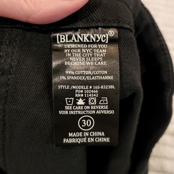 Black Blank NYC wedgie flared high waist jean shorts size 30. - Picture 5 of 10